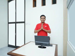 OYO 1642 Penginapan Anggrek Syariah 2