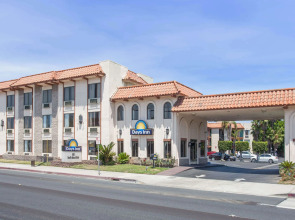 Days Inn by Wyndham Anaheim Near the Park