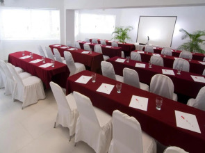 Отель Adhara Express