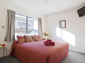 298 Westside Motor Lodge