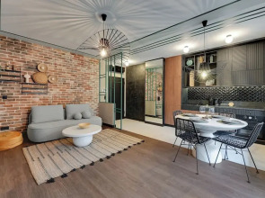 Doki Living - Foodhall & Parking by Downtown Apartments