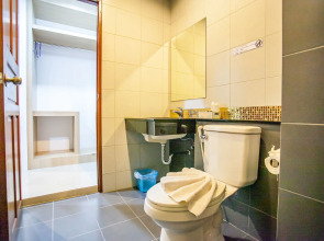 Wanarom Residence Hotel