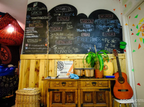 Хостел Rocket Gracia