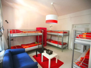 Freddie next to Mercury