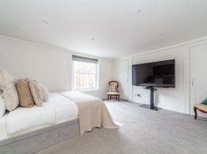 The New Cross Premier Room