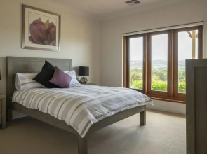 131 Your Vineyard Home in the heart of the Vale