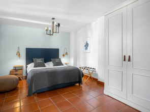 Limehome Granada Calle Sta. Ana