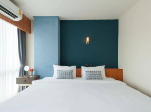 The Sixteenth Naiyang Beach Hotel