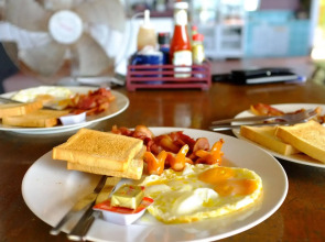 Thaniza Beachfront Resort