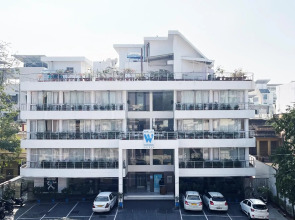 The Wall Street Beacon, Jaipur