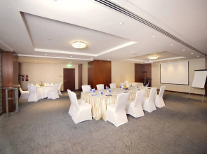 Raviz Center Point Hotel