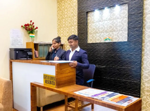 Hotel Apex International