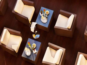 Roset Hotel & Residence