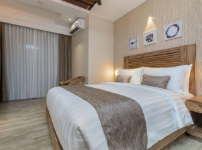 Отель Samann Grand