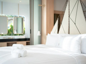 Panwaburi Beachfront Resort