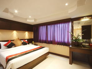 Отель Rayaburi Hotel Patong