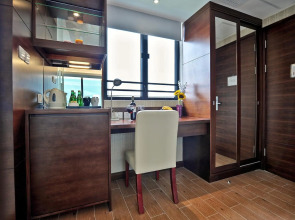 The Bauhinia Hotel Tsim Sha Tsui