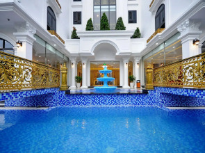 Crown Nguyen Hoang Hotel