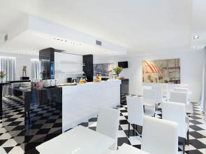 Отель Studio Inn Centrale & Milano Urban Padel