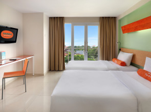 HARRIS Hotel & Residence Riverview Kuta Bali