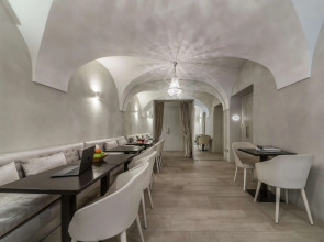 Terrace Pantheon Relais