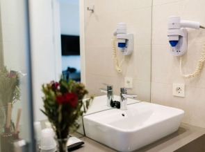 H.Boutique la Caleta bay