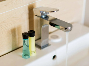 Hallo Patong Hotel & Restaurant