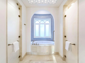 Hilton Salwa Beach Resort & Villas