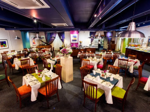 Cape Town Lodge Hotel