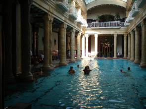 Corvin Point Rooms and Apartments