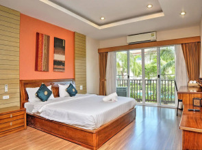 Whispering Palms Suite