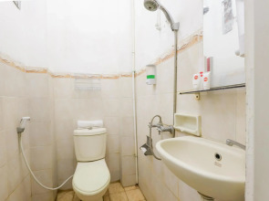 OYO 1111 Pasar Baru Inn