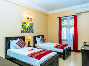 Golden Tulip Stonetown Boutique