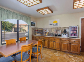 Days Inn by Wyndham Anaheim Near the Park