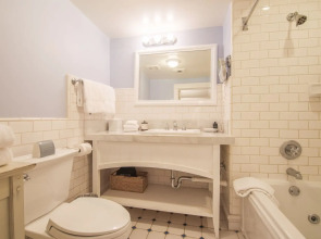 Channel Road Inn, A Four Sisters Inn