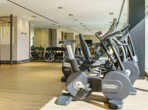 Отель ILUNION Atrium