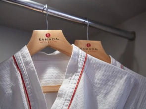 Ramada Hotels & Suites Seoul Namdaemun