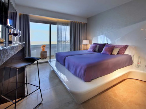 Ushuaia Ibiza Beach Hotel - Adults Only