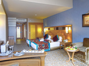 Royal Holiday Palace