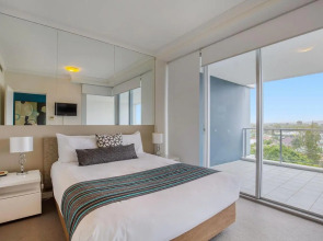 Silvershore Apartments on the Broadwater