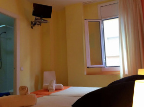 Barcelona City North Hostal