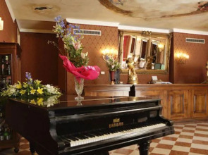 Venice Hotel Villa Dori