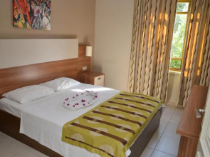 Melissa Moment Apart