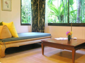 White House Beach Resort And Spa