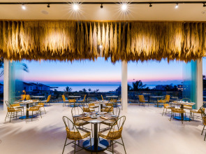 Cavo Zoe Seaside Hotel