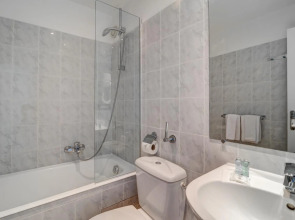 Leonardo Royal Hotel London City