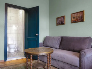 Friends Rooms on Vosstaniya