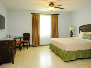 CocoLaPalm Seaside Resort