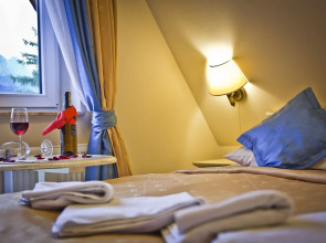 Helan Family & Garden