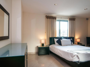 Pebbles Boutique Aparthotel